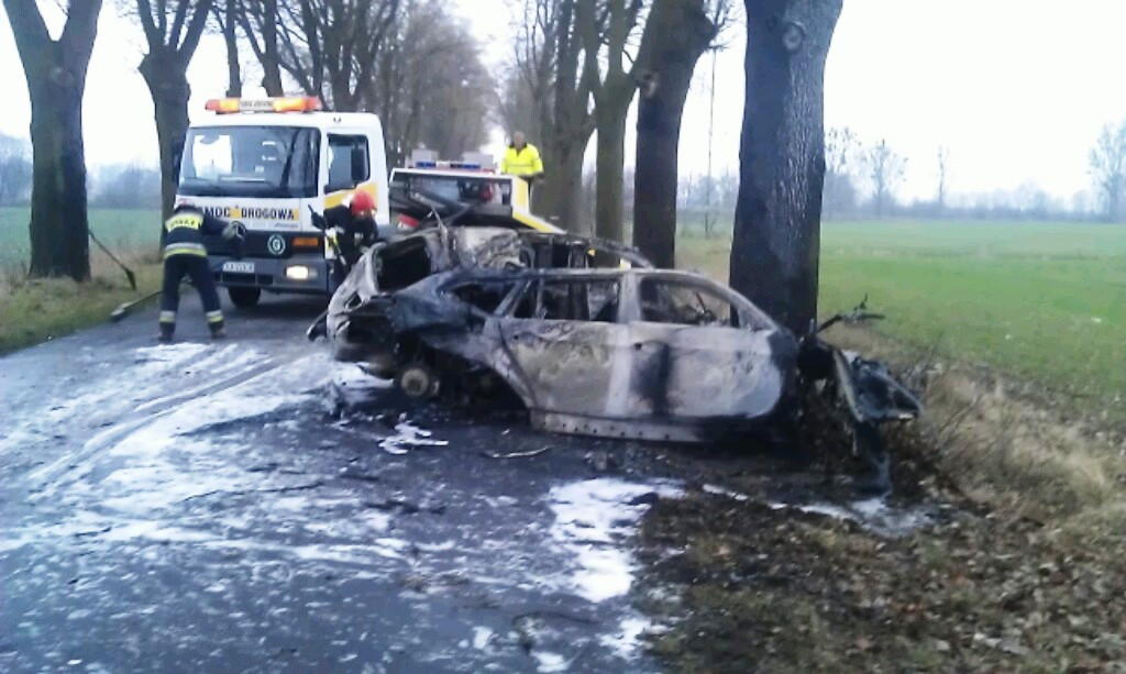 Tragiczny wypadek w Mąkoszycach. Jedna osoba nie żyje.