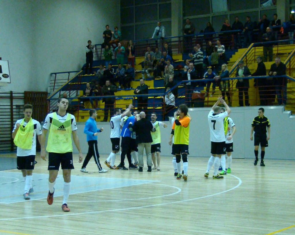 FUTSAL - II. LIGA  Dobra obrona, atak do poprawy