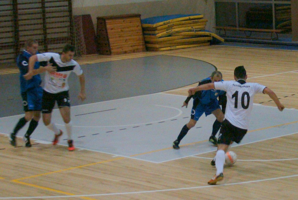 FUTSAL - II. LIGA  Dobra obrona, atak do poprawy