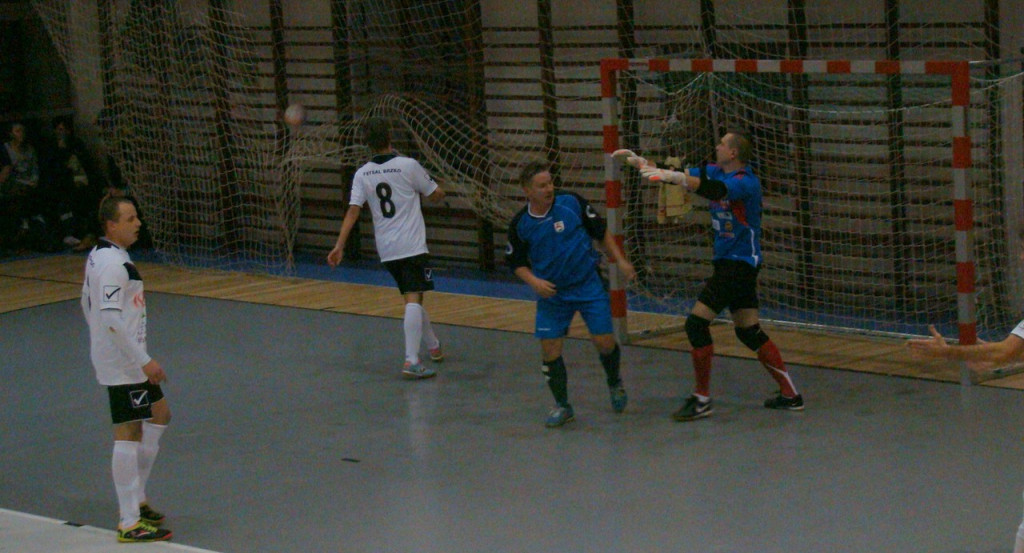 FUTSAL - II. LIGA  Dobra obrona, atak do poprawy
