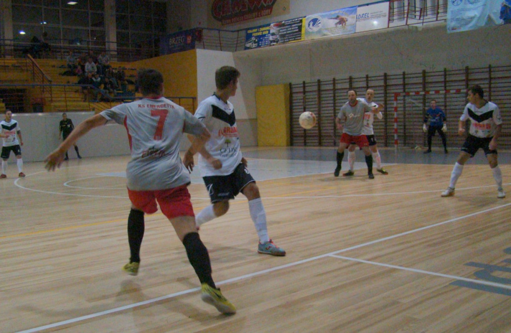 FUTSAL - II. LIGA  Dobra obrona, atak do poprawy
