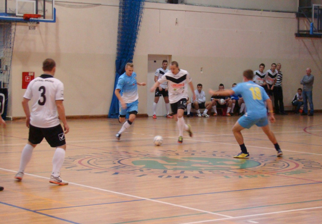 FUTSAL - II. LIGA  Dobra obrona, atak do poprawy