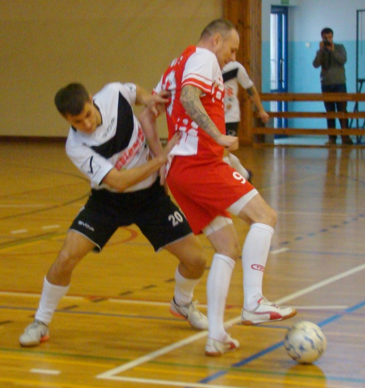 FUTSAL - II. LIGA  Dobra obrona, atak do poprawy