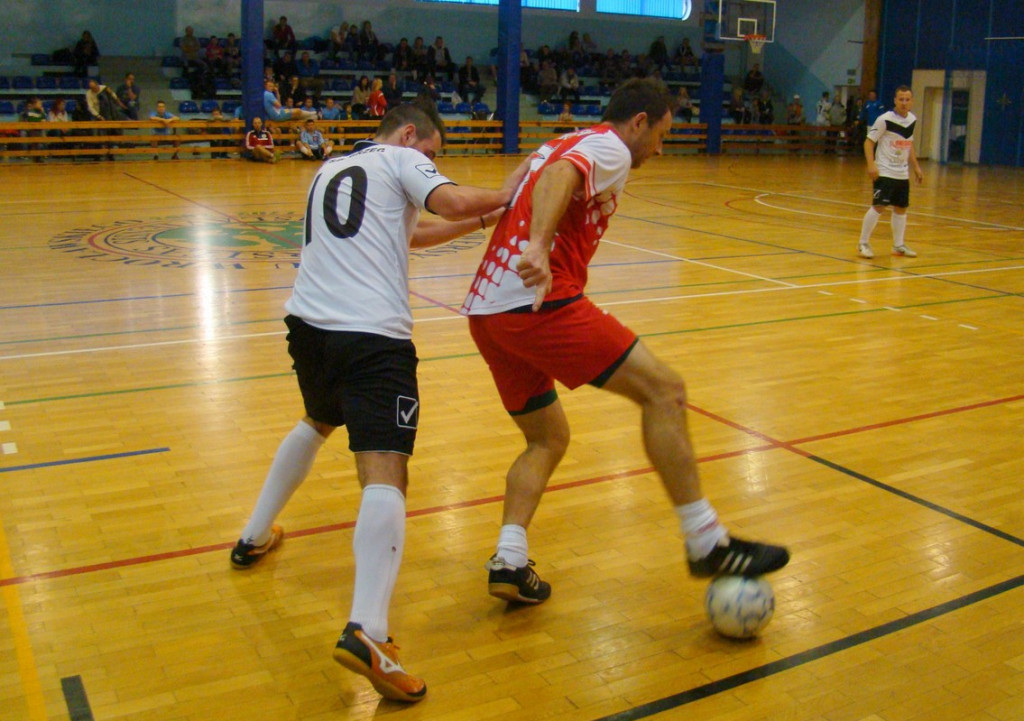 FUTSAL - II. LIGA  Dobra obrona, atak do poprawy