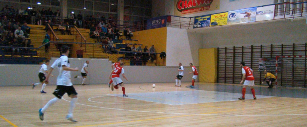 FUTSAL - II. LIGA  Dobra obrona, atak do poprawy