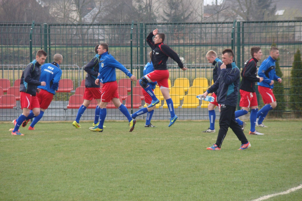 PIŁKA NOŻNA - OKRĘGÓWKA, GR. II  Cztery minuty zdecydowały o derbach
