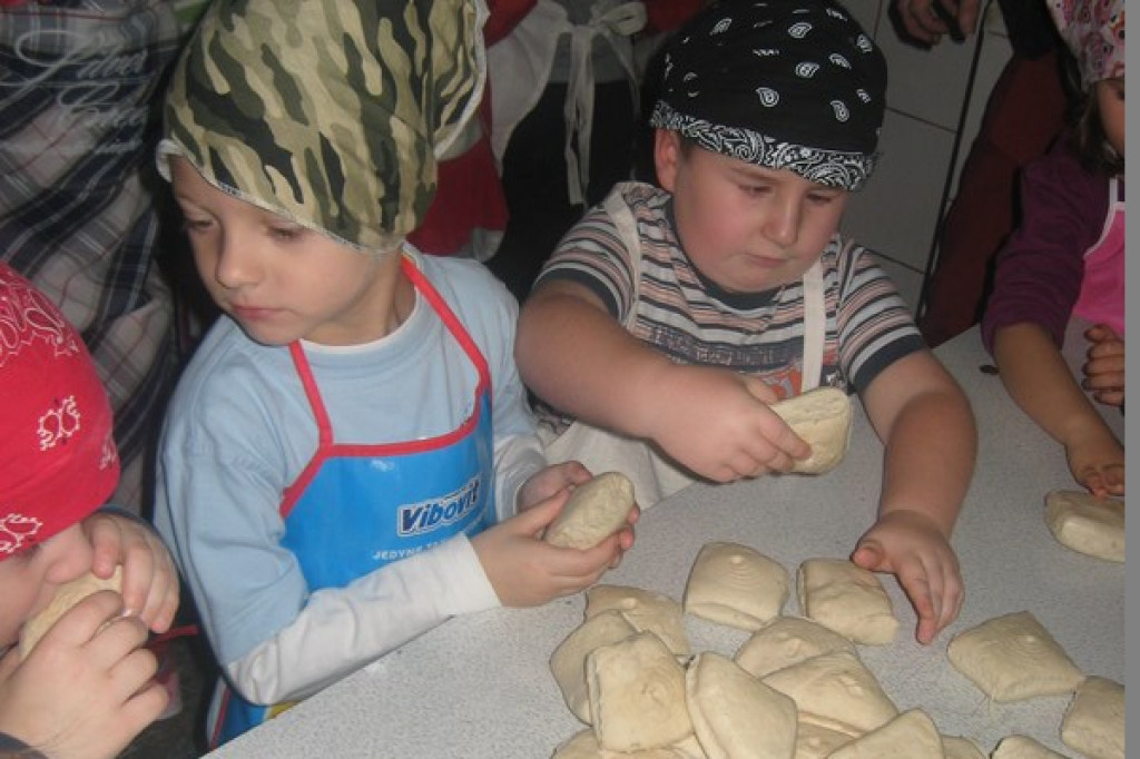 Dzieci z przedszkola poznają zawody