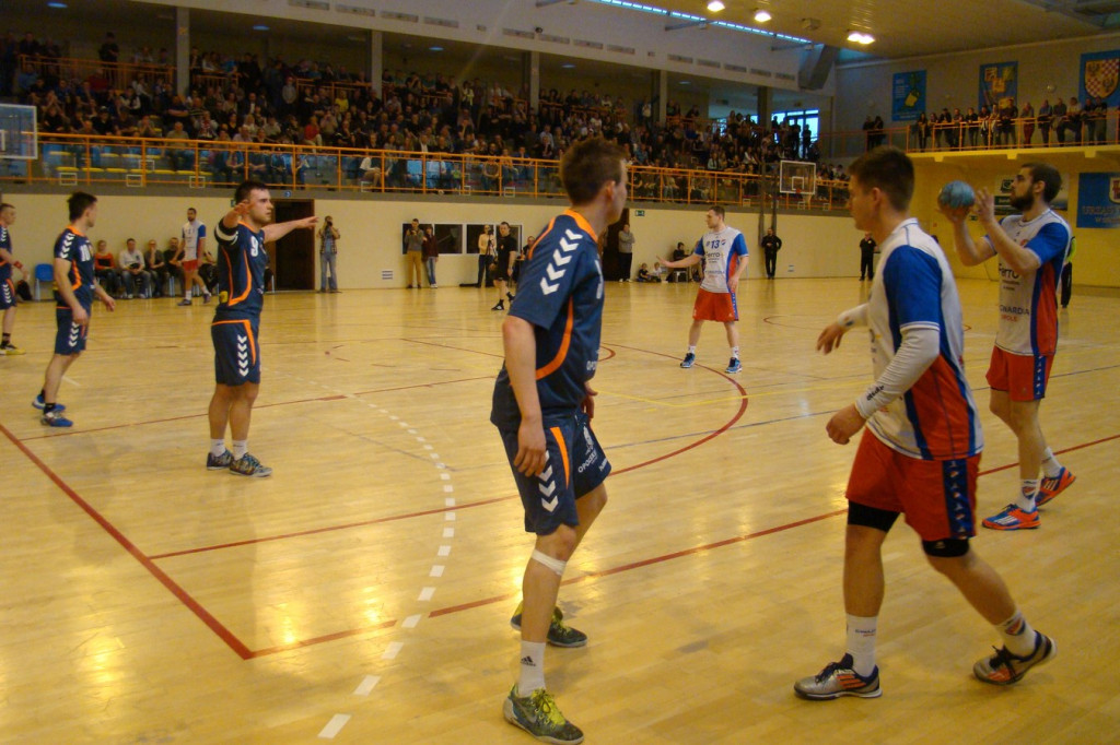 Przy pełnych trybunach