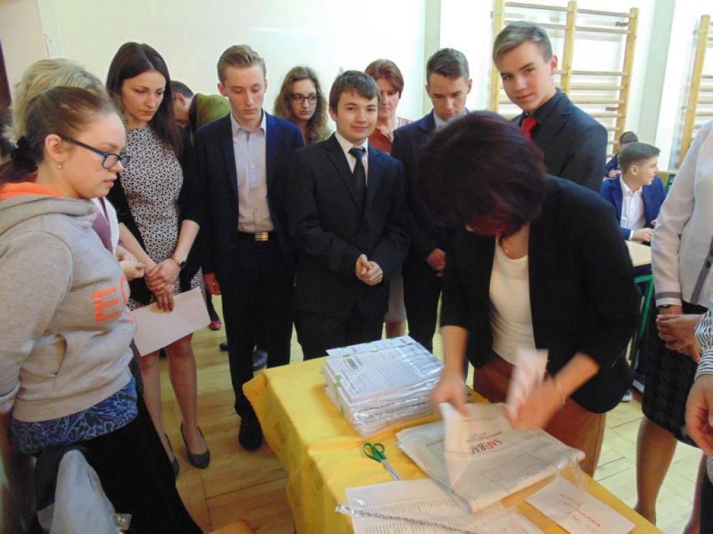 Ostatni dzień egzaminu gimnazjalnego - języki obce [galeria zdjęć]