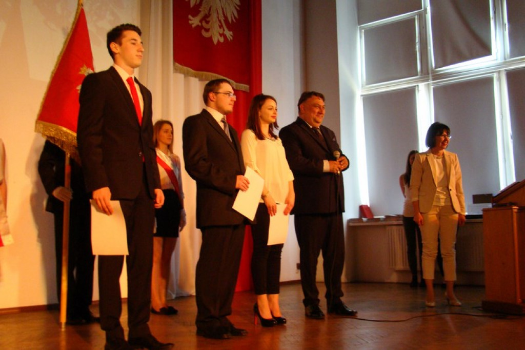 Uroczystość zakończenia roku w brzeskich szkołach średnich [FOTORELACJA]