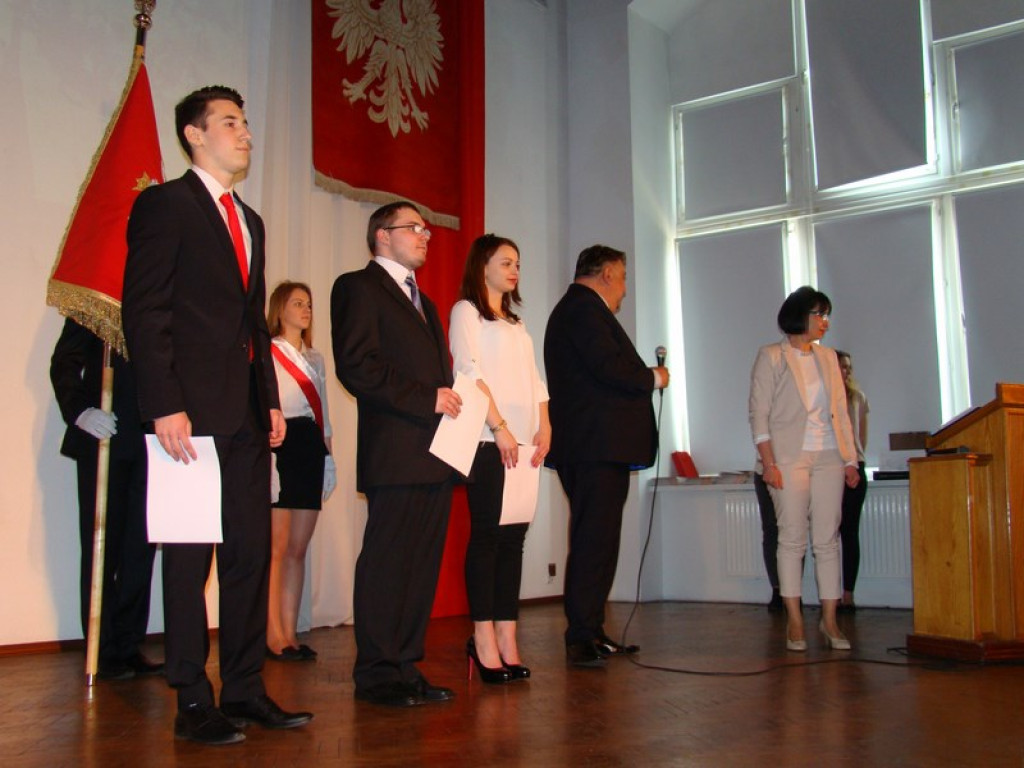 Uroczystość zakończenia roku w brzeskich szkołach średnich [FOTORELACJA]