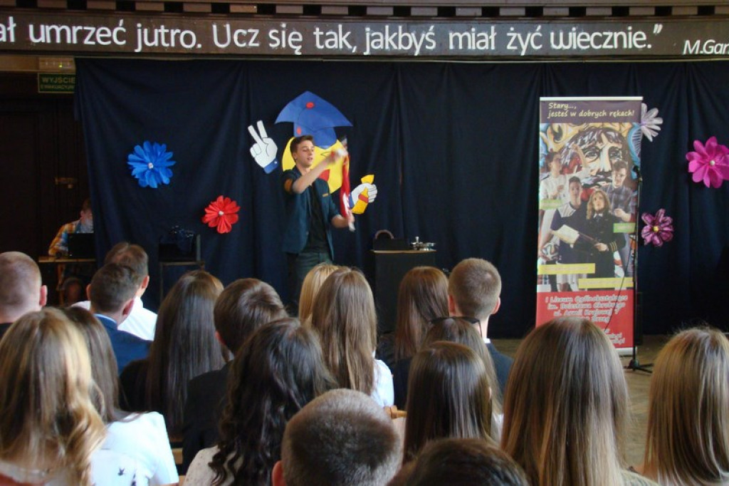 Ostatni dzień szkoły w I L.O. w Brzegu