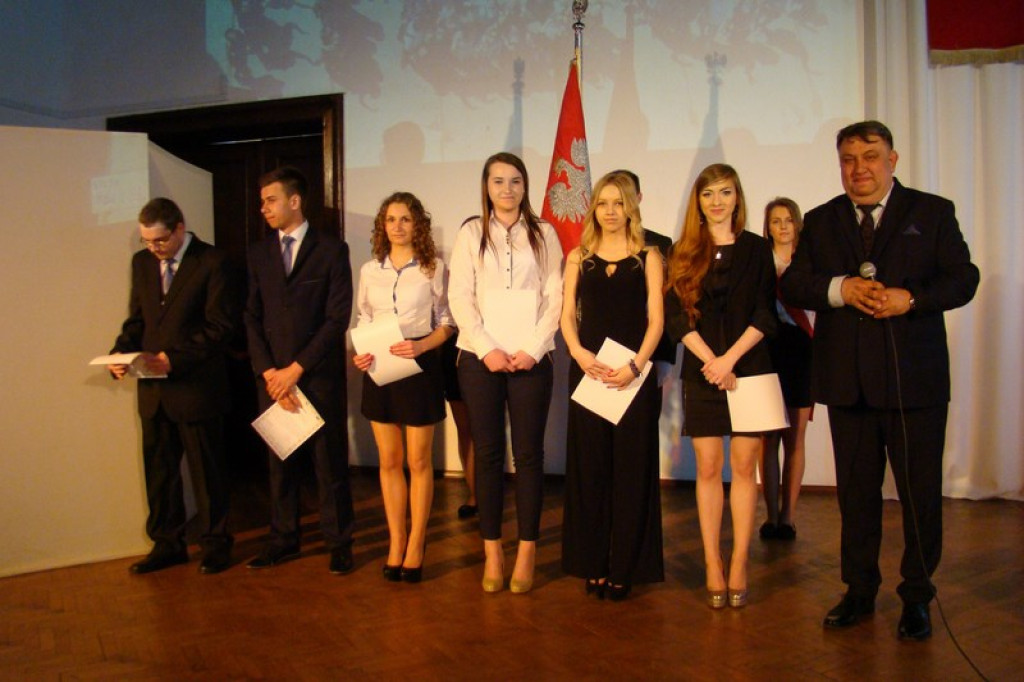 Uroczystość zakończenia roku w brzeskich szkołach średnich [FOTORELACJA]