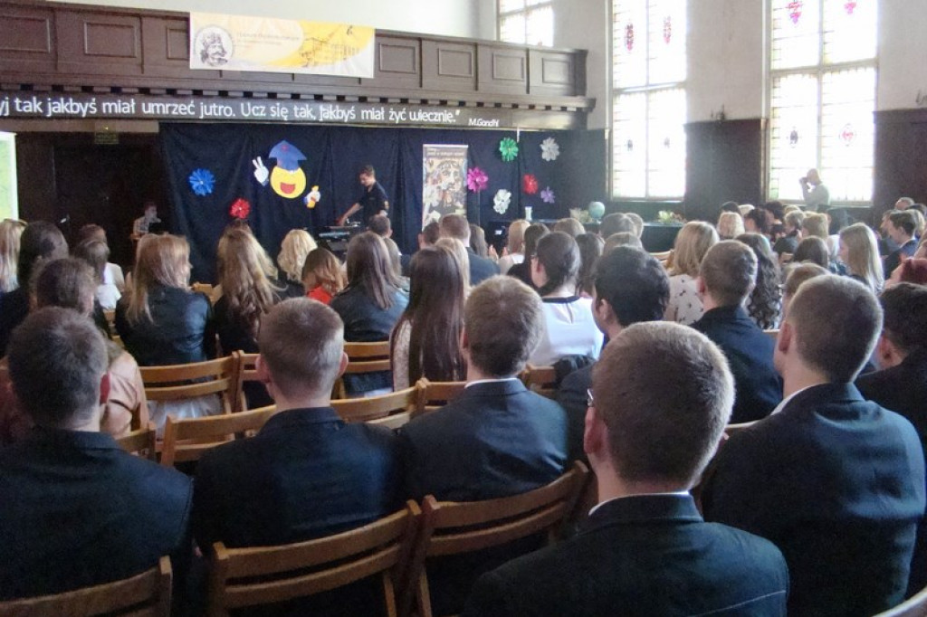 Ostatni dzień szkoły w I L.O. w Brzegu
