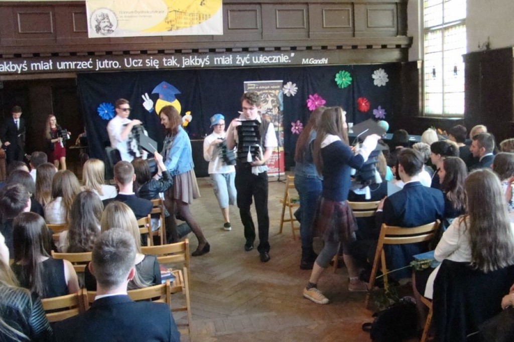 Ostatni dzień szkoły w I L.O. w Brzegu