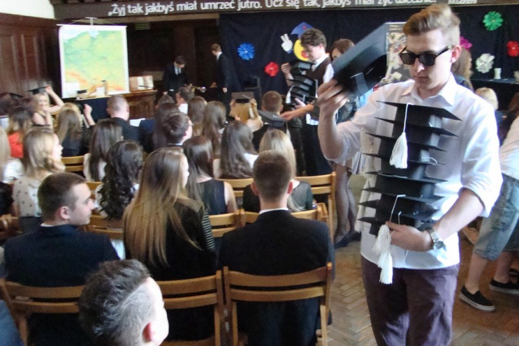 Ostatni dzień szkoły w I L.O. w Brzegu