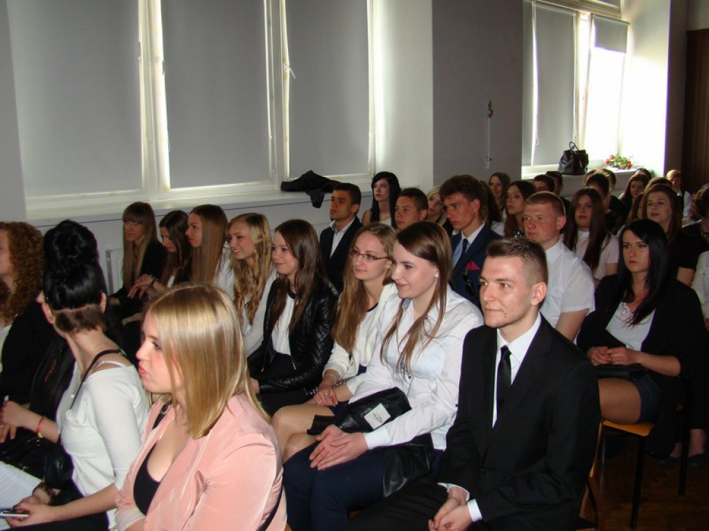 Uroczystość zakończenia roku w brzeskich szkołach średnich [FOTORELACJA]