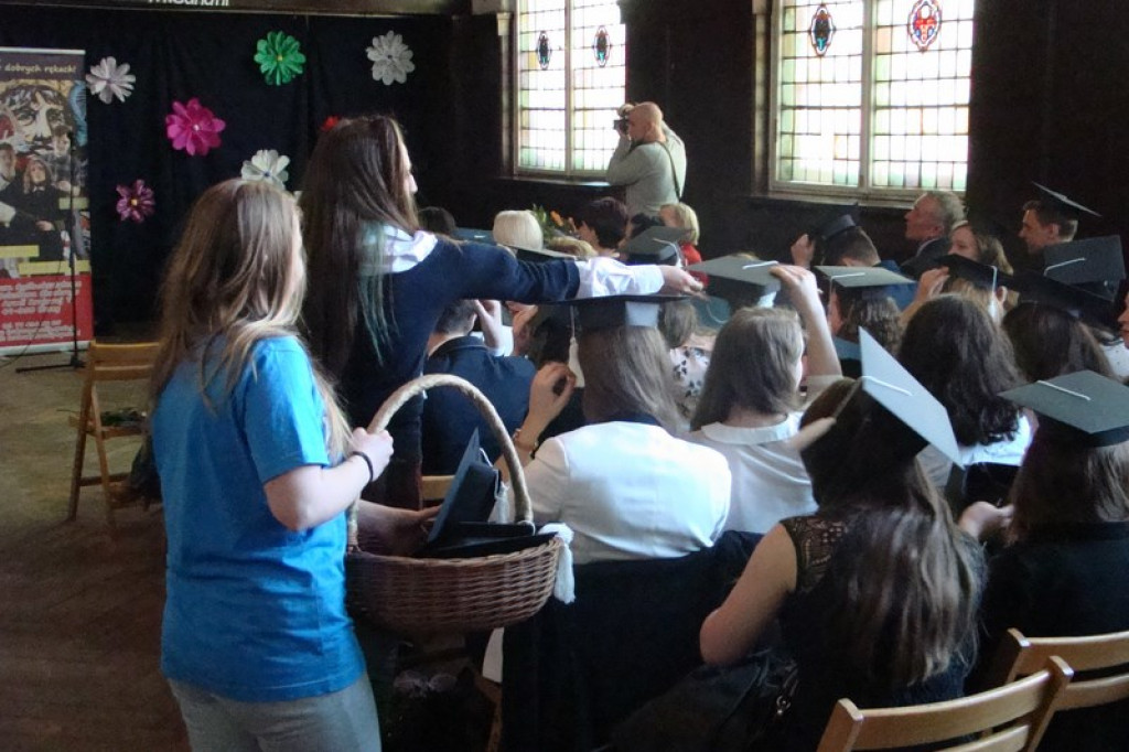 Ostatni dzień szkoły w I L.O. w Brzegu