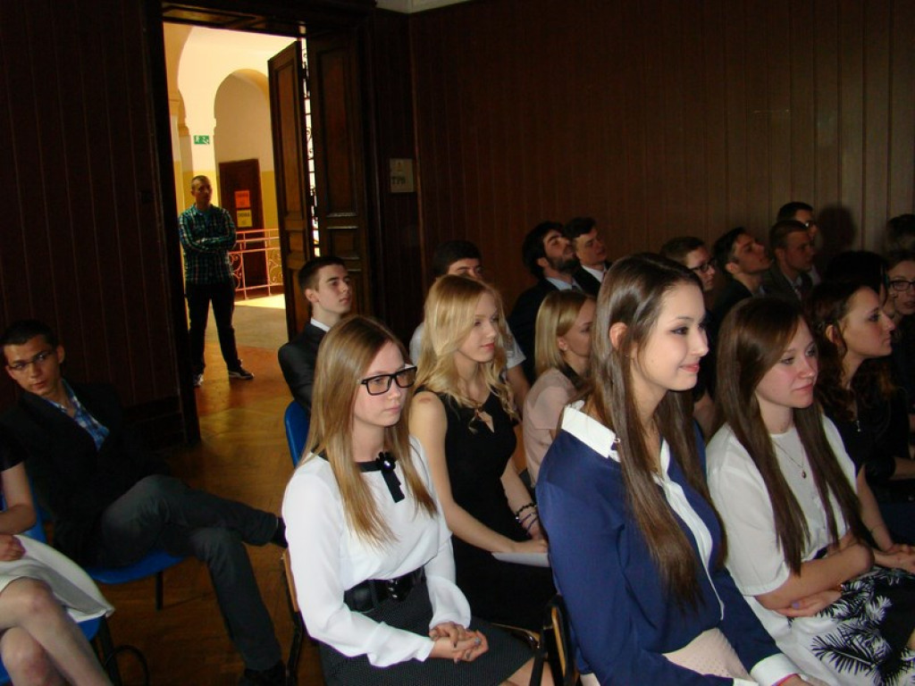 Uroczystość zakończenia roku w brzeskich szkołach średnich [FOTORELACJA]