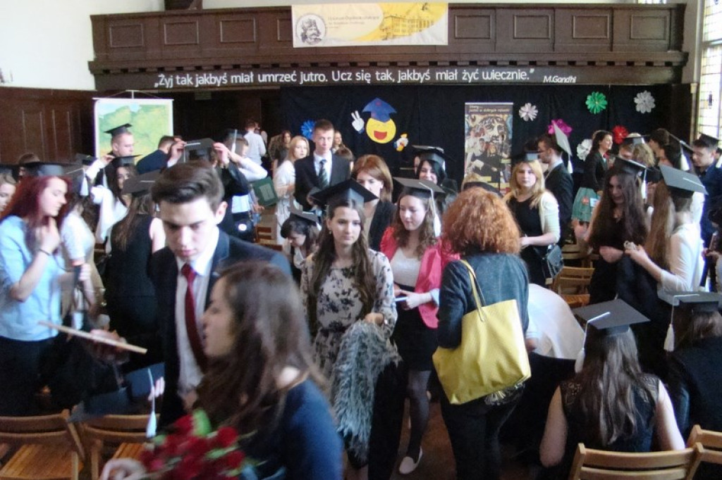 Ostatni dzień szkoły w I L.O. w Brzegu