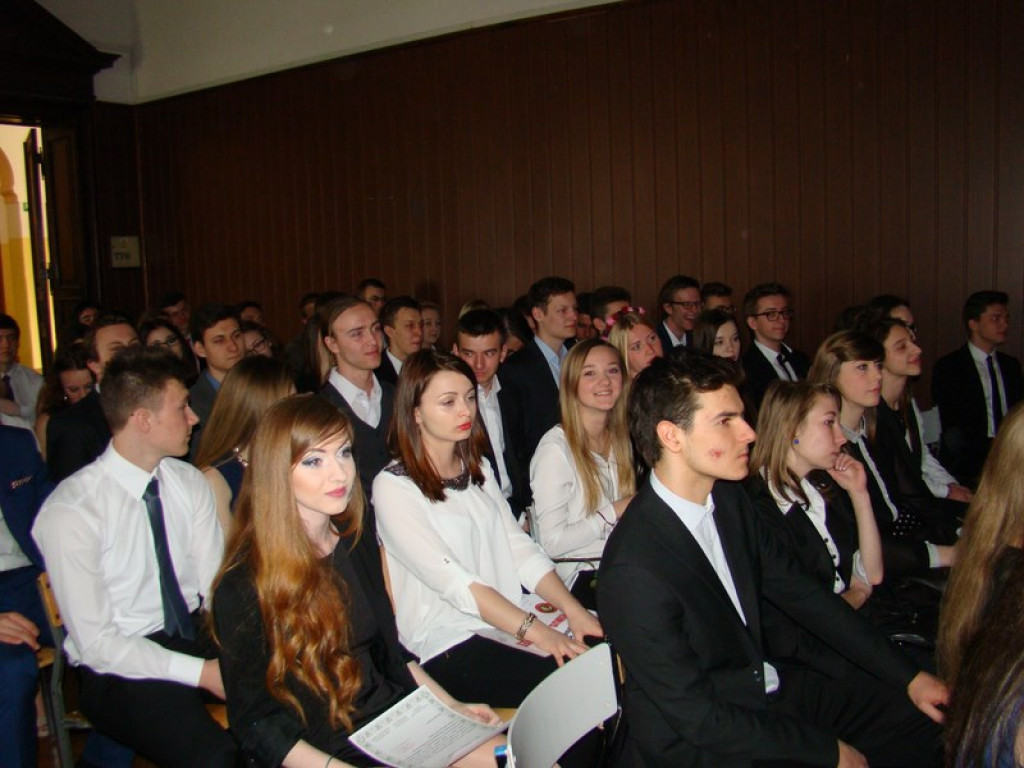 Uroczystość zakończenia roku w brzeskich szkołach średnich [FOTORELACJA]