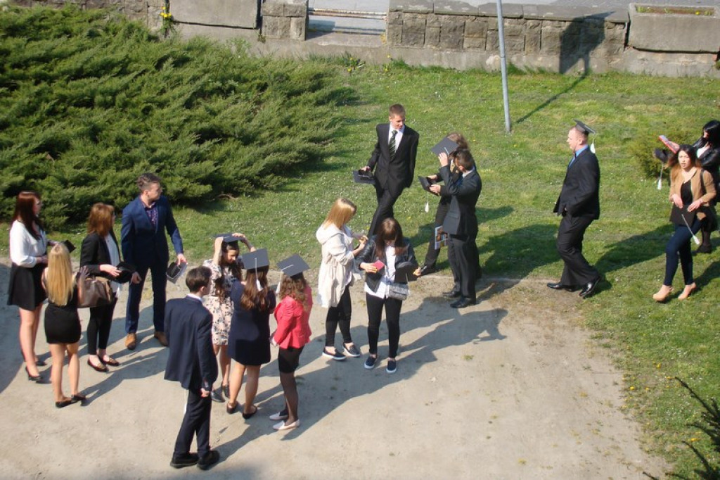 Ostatni dzień szkoły w I L.O. w Brzegu