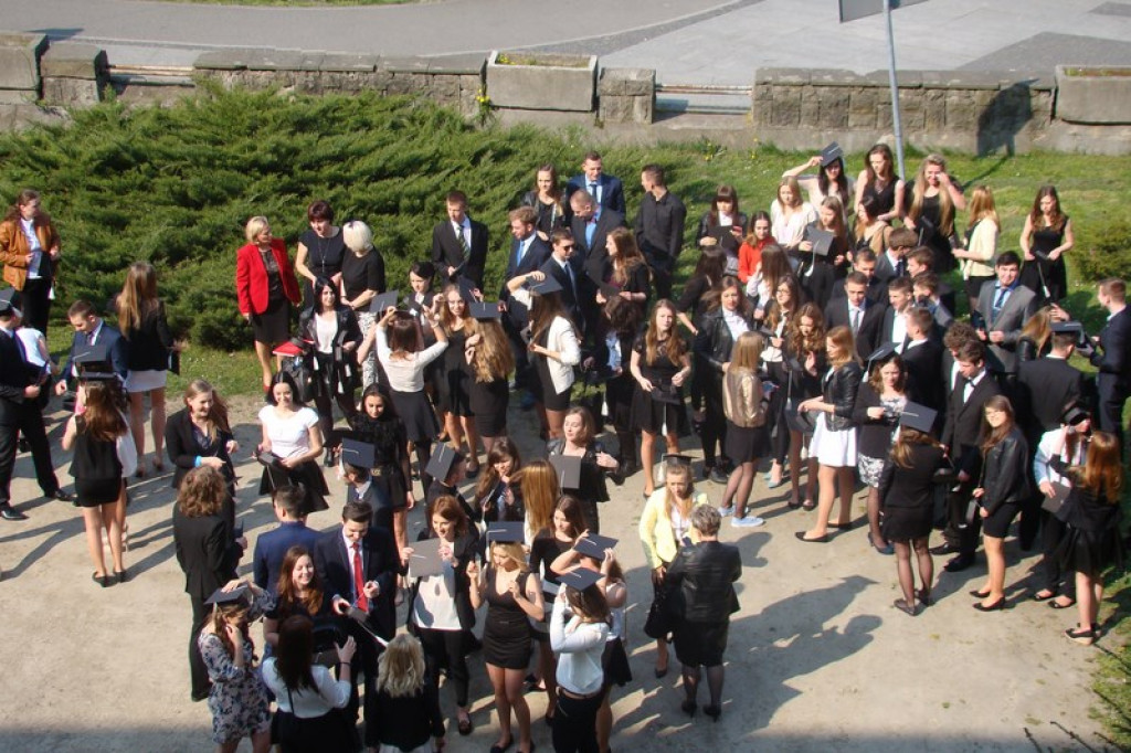 Ostatni dzień szkoły w I L.O. w Brzegu