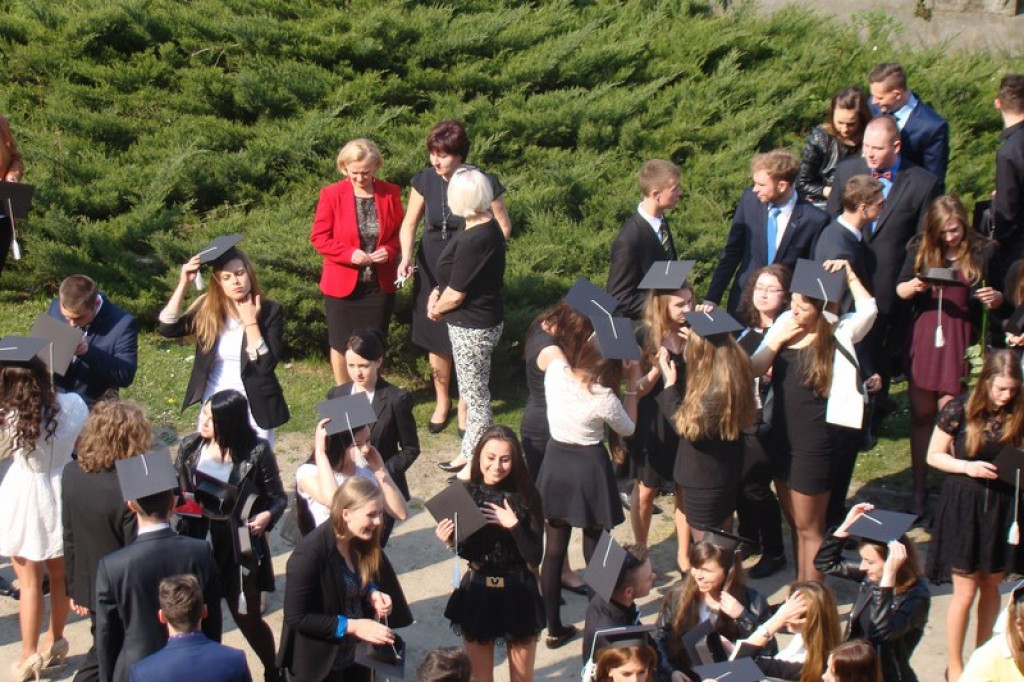 Ostatni dzień szkoły w I L.O. w Brzegu