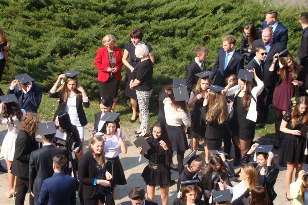 Ostatni dzień szkoły w I L.O. w Brzegu