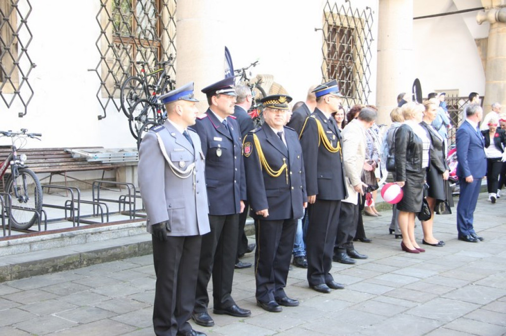 Trwają Dni Brzegu, Święto Flagi i prezentacja organizacji pozarządowych [fotorelacja]