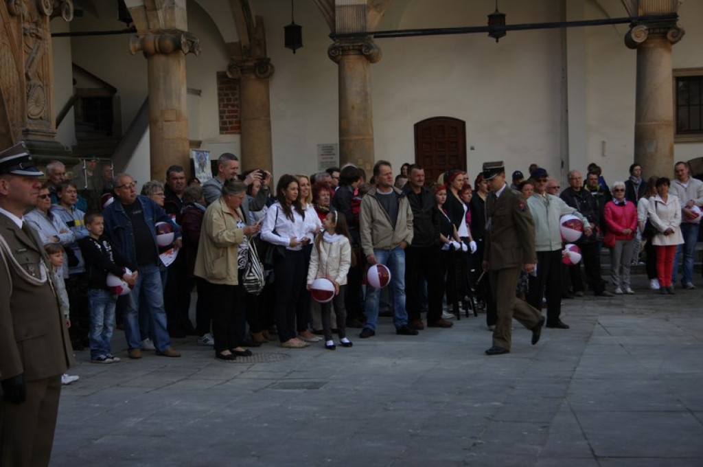 Trwają Dni Brzegu, Święto Flagi i prezentacja organizacji pozarządowych [fotorelacja]
