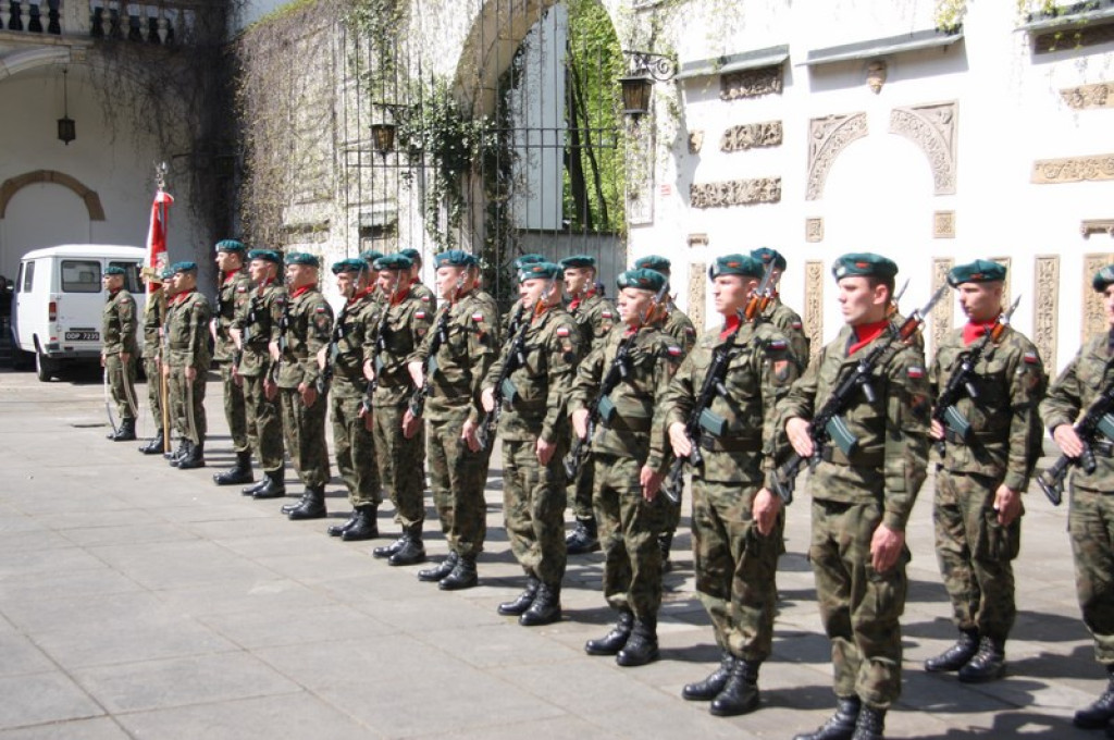 Trwają Dni Brzegu, Święto Flagi i prezentacja organizacji pozarządowych [fotorelacja]