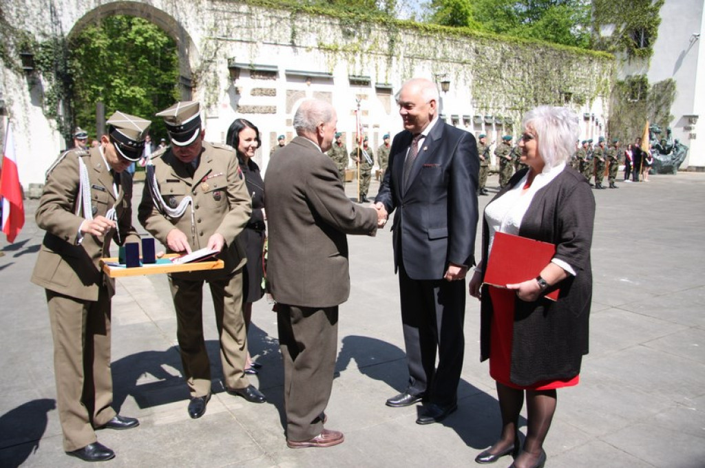 Trwają Dni Brzegu, Święto Flagi i prezentacja organizacji pozarządowych [fotorelacja]