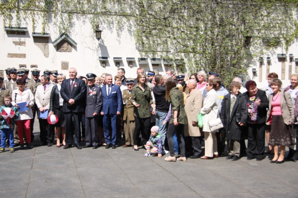 Trwają Dni Brzegu, Święto Flagi i prezentacja organizacji pozarządowych [fotorelacja]