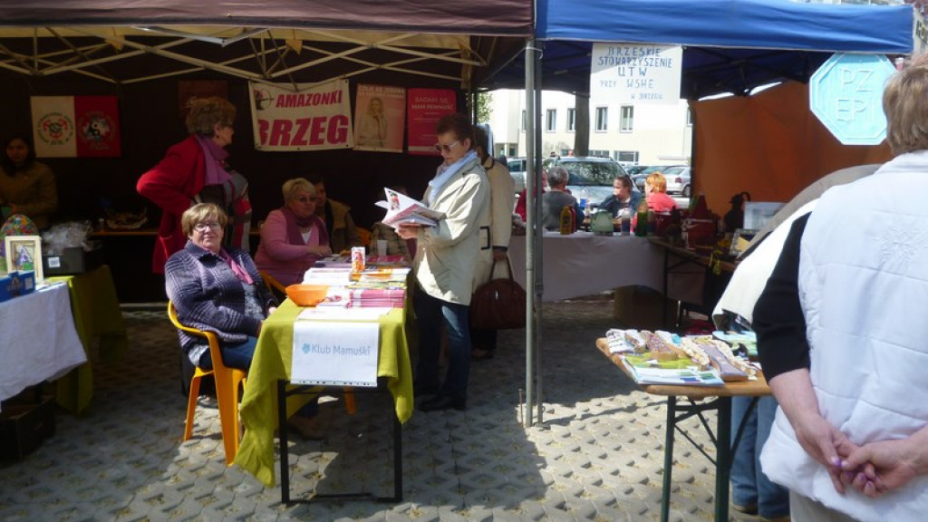 Trwają Dni Brzegu, Święto Flagi i prezentacja organizacji pozarządowych [fotorelacja]