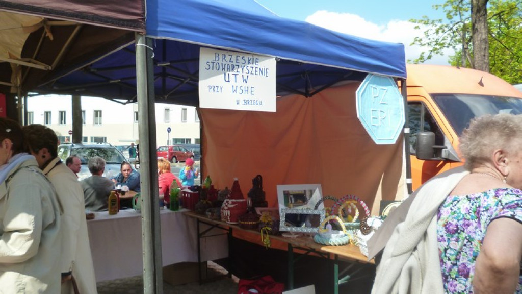 Trwają Dni Brzegu, Święto Flagi i prezentacja organizacji pozarządowych [fotorelacja]