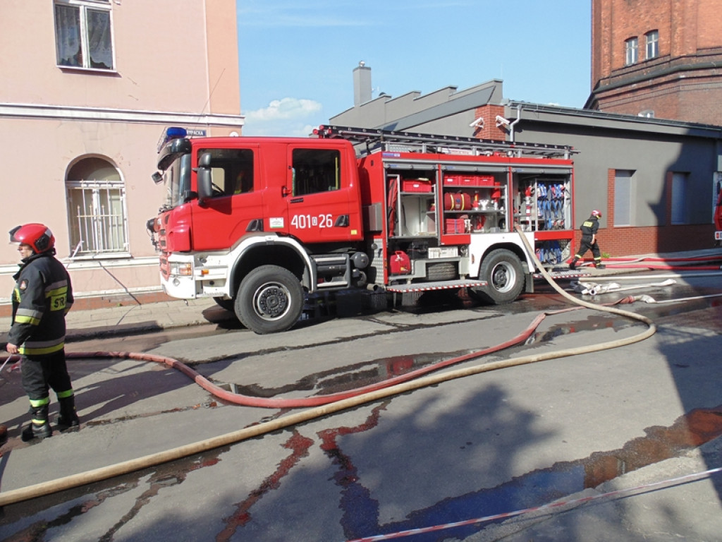 Pożar hali magazynowej w Brzegu [zdjęcia + video]