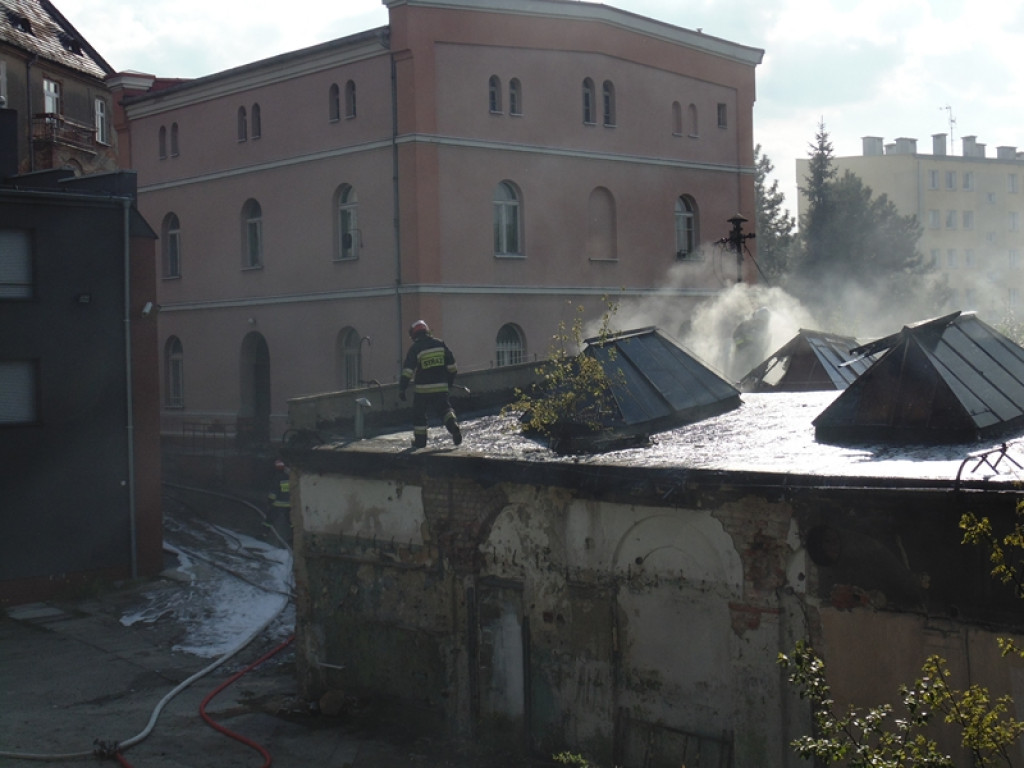 Pożar hali magazynowej w Brzegu [zdjęcia + video]