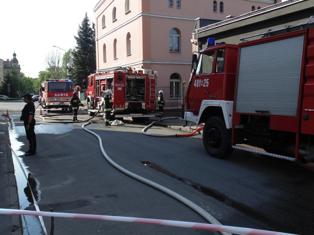 Pożar hali magazynowej w Brzegu [zdjęcia + video]