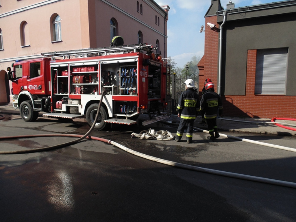 Pożar hali magazynowej w Brzegu [zdjęcia + video]