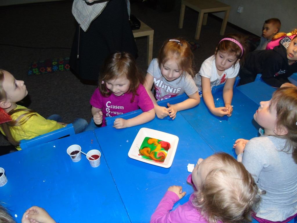 Dzieci z Przedszkola Publicznego nr 1 w Czekoladziarni