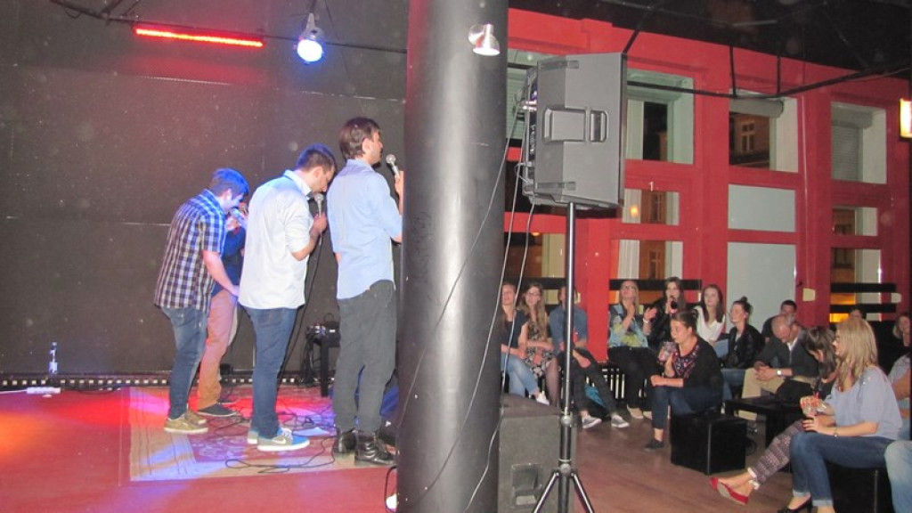 Shantażyści zacumowali do portu Brzeska Scena