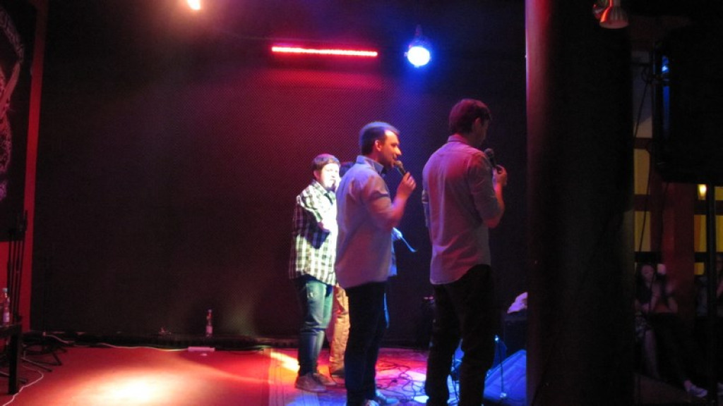 Shantażyści zacumowali do portu Brzeska Scena