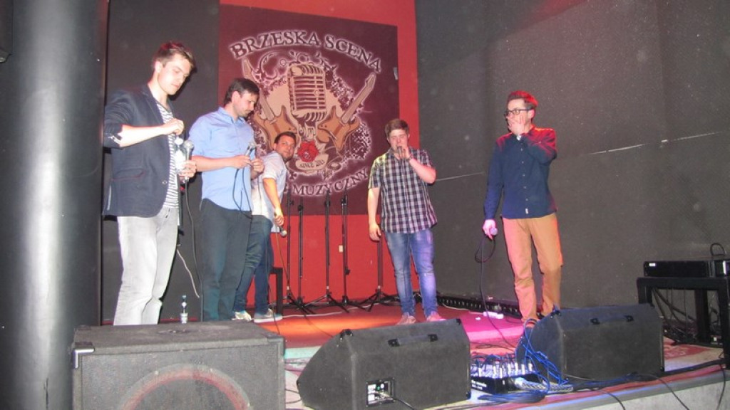 Shantażyści zacumowali do portu Brzeska Scena