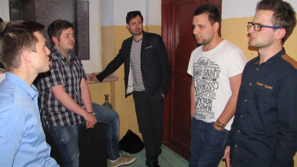 Shantażyści zacumowali do portu Brzeska Scena