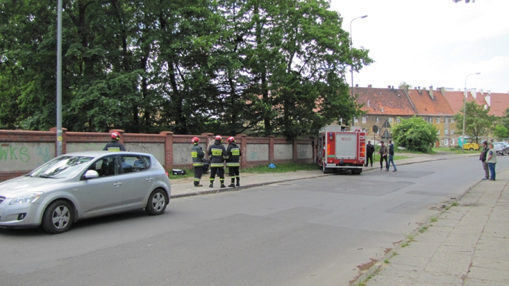 Brzeg: Chłopiec wpadł do studzienki kanalizacyjnej