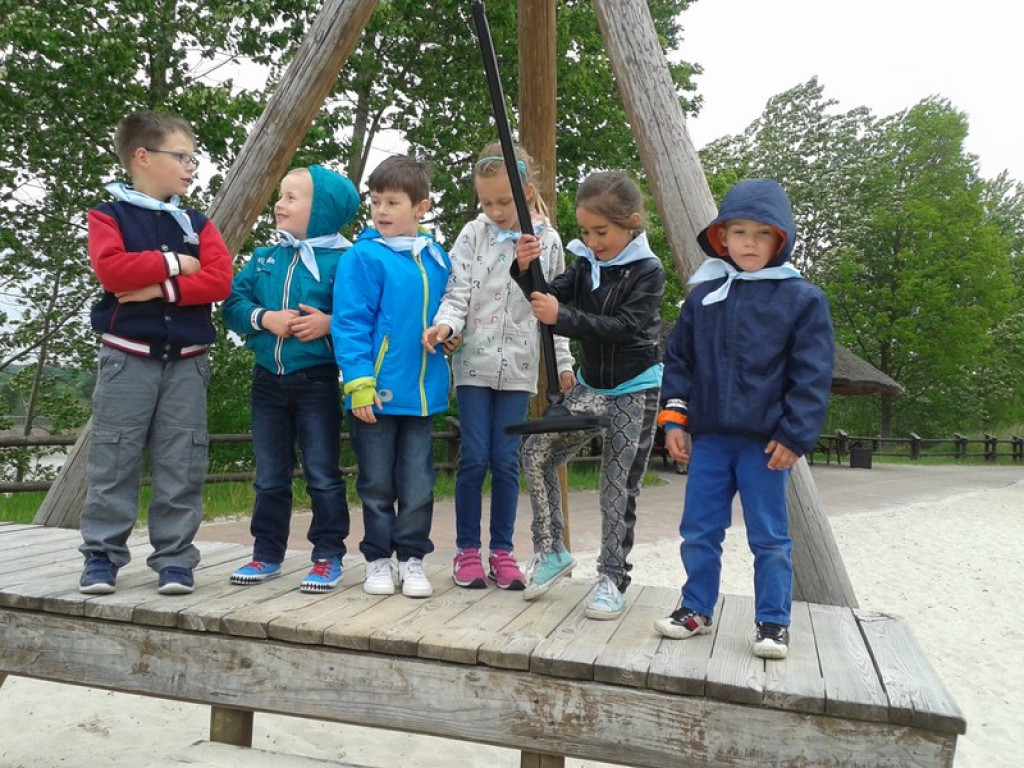 Przedszkolaki w Jura Parku