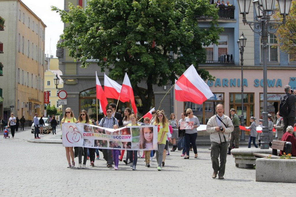Marsz dla Życia i Rodziny w Brzegu [FOTORELACJA]