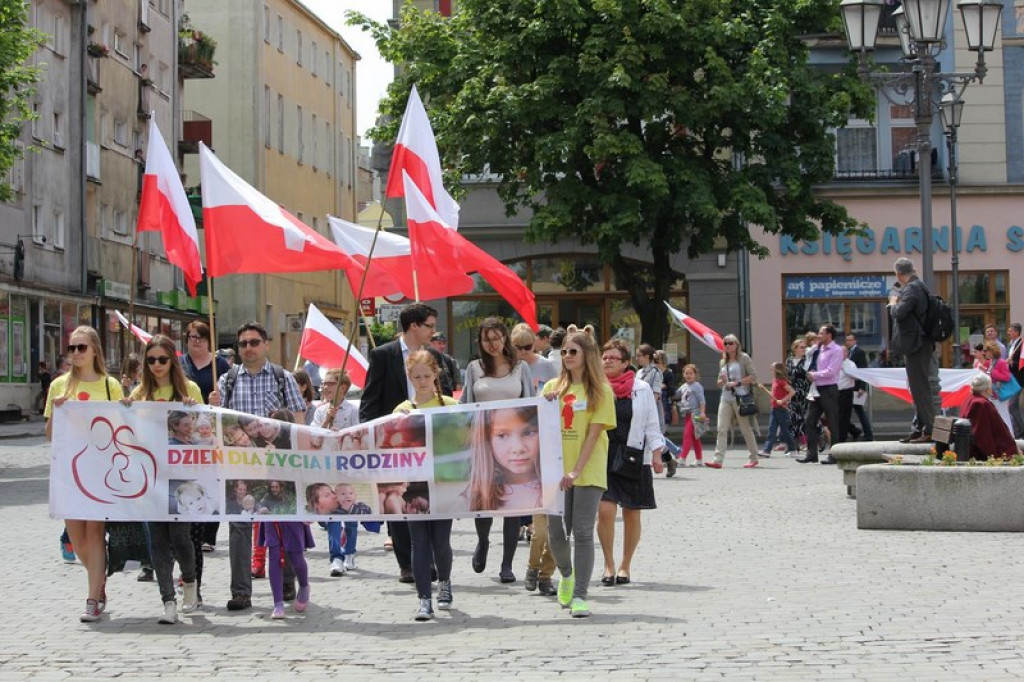 Marsz dla Życia i Rodziny w Brzegu [FOTORELACJA]