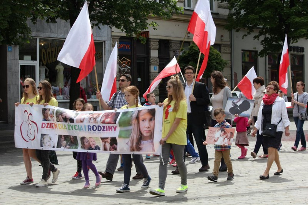 Marsz dla Życia i Rodziny w Brzegu [FOTORELACJA]